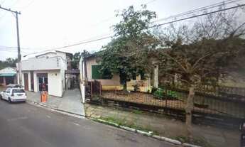 Imagem 2: Barbada terreno 715 m2 com 2 casas de 200 m2 em cima perto do centro