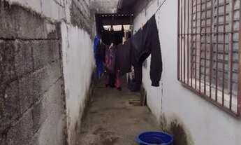 Imagem 3: Casa com quarto cozinha banheiro e garagem