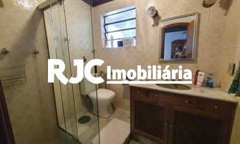 Imagem 5: Casa de condomínio para venda tem 200 metros quadrados com 3 quartos