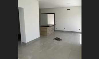 Imagem 4: Sobrado 3/4 sendo um suíte região central