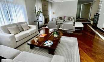 Imagem 2: Excelente Casa em Fantástico Residencial no Coração de Alphaville! 4 Suítes!