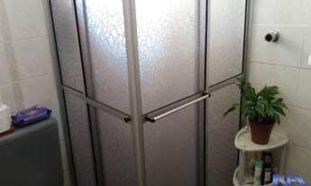 Imagem 6: CASA PRÓXIMO AO METRÔ E COMÉRCIOS