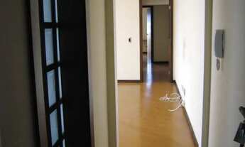 Imagem 5: Sacada. Piso madeira. 2 dorm com 1 suíte. Bairro Bacacheri