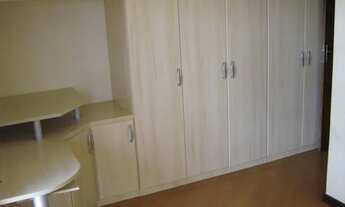 Imagem 4: Sacada. Piso madeira. 2 dorm com 1 suíte. Bairro Bacacheri