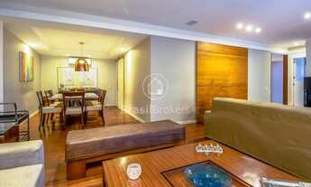 Imagem 8: Apartamento para venda possui 215 metros quadrados com 4 quartos em Lagoa - Rio de Janeiro