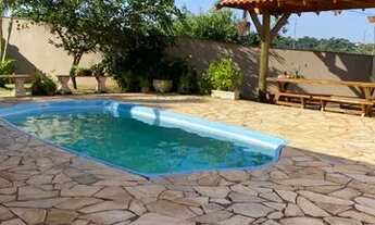 Imagem 4: Espaço de festa com churrasqueira