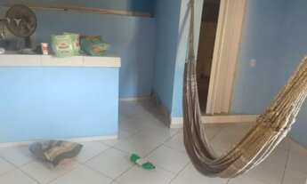 Imagem: Alugo quarto com banheiro.