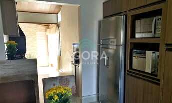 Imagem 2: Ótima casa em condomínio com dois (2) dormitórios, sala, cozinha, teto em rebaixe em gesso