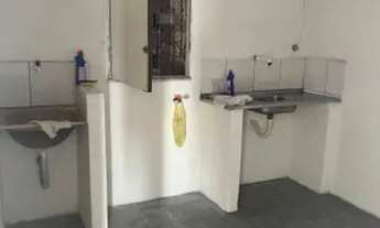 Imagem: Casa 2 /4 frente de rua em castelo branco