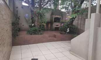 Imagem 1: Perdizes - Rua tranquila - Junto ao Pque da Água Branca - Sobrado com 3 dorms (suíte) - 2