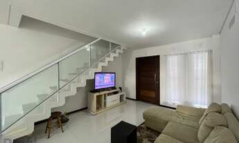 Imagem 2: Sobrado geminado residencial com três quartos sendo uma suíte no bairro Saguaçu - Joinvill