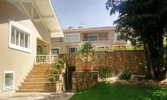 Imagem: Imóvel elegante em condomínio nobre