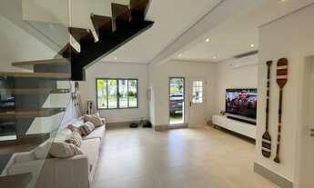 Imagem 2: Casa em condomínio, mobilia de alto padrão, 3 quartos, 3 vagas a 200 metros da praia de Ma