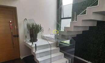 Imagem 2: Lindo Sobrado com 3 suítes sendo uma máster, 5 banheiros, piscina e espaço kids no Condomí