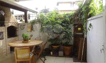 Imagem 3: Casa de condomínio sobrado para aluguel e venda possui 130 metros quadrados com 3 quartos