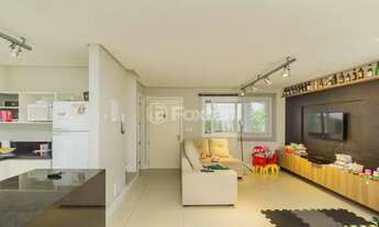 Imagem 2: Vendo Excelente casa em condomínio 4 quartos suíte 2 garagens 208m² privativos Bairro Tris