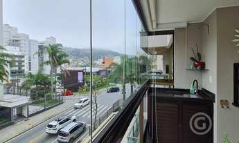 Imagem 2: Amplo apartamento com três suítes no centro de Florianópolis