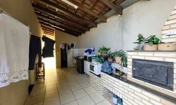 Imagem 2: Casa para aluguel possui 220 m2 com 04 quartos no Bairro Granada - Uberlândia - MG