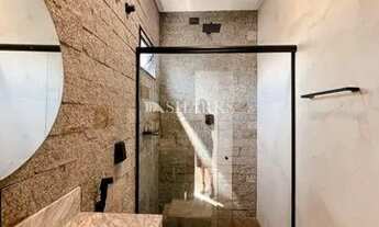 Imagem 2: Sobrado com 3 suítes, sendo 2 delas com sacada, projeto luminotécnico e piscina aquecida c