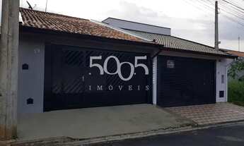 Imagem 2: Casa à venda no bairro Parque América em Itu. Com 2 dormitórios, sendo 01 suíte, espaço go