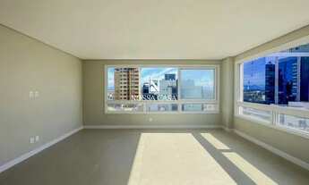 Imagem 3: Apartamento 2 dormitórios, sendo 1 suíte, 82m² e uma vaga de garagem, situados no centro e