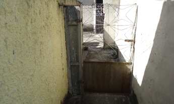 Imagem 5: Casa de vila com um quarto de Fundos, Independente Próximo a Estação de trem