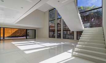 Imagem 5: Casa para venda no Tamboré 2 em Alphaville, com 900 m2 e 5 quartos