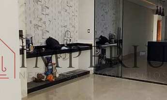 Imagem 5: Casa de condomínio para venda possui 230 metros quadrados com 3 quartos