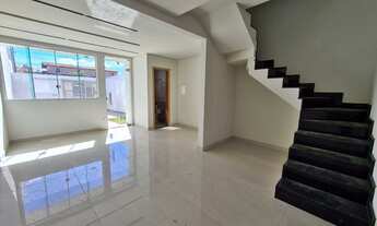 Imagem 4: Casa tr?plex de 3 quartos e 3 vagas de garagem no Bairro Santa Am?lia