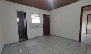 Imagem 5: Casa para aluguel possui 40 metros quadrados com 1 quarto em Antares - Londrina - PR