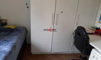 Imagem 4: Oportunidade: Apartamento confortável com 3 dormitórios sendo uma suíte com armários sacad