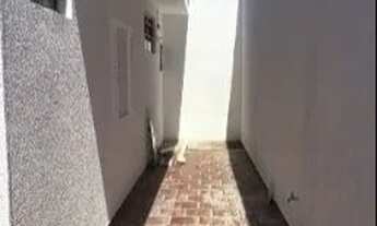 Imagem 6: Sobrado para aluguel possui 200 metros quadrados com 2 quartos