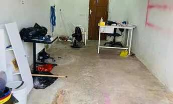 Imagem 3: Estou dando essa casa por 25.000$ casa boa de esquina ao lado de uma parada de onibus