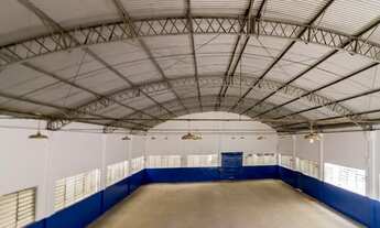 Imagem 3: Galpão com Doca para aluguel com 900 metros quadrados