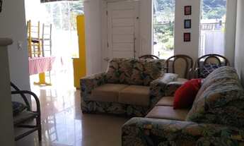 Imagem 3: Sobrados lindos na praia de Bombas