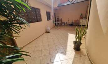 Imagem 5: Sobrado para venda possui 350 m², com 5 quartos e 5 vagas de garagem no Baeta Neves em SBC