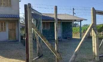 Imagem 3: BARBADA Vendo terreno com 2 sobrados e 1 casa de madeira 50 metros do mar em Pinhal