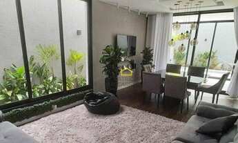 Imagem 5: Lindo Sobrado com 3 suítes sendo uma máster, 5 banheiros, piscina e espaço kids no Condomí