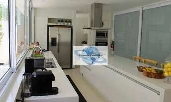 Imagem 3: Sobrado á venda ou locação com 4 dormitórios, sendo 4 suítes, closet, 2 jardins de inverno