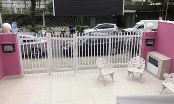 Imagem 2: Sobrado para aluguel possui 333 metros quadrados com 5 quartos em Boqueirão - Santos - SP