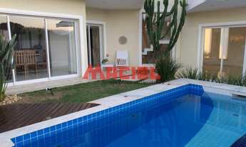 Imagem 3: Casa de condomínio para venda tem 450 metros quadrados com 5 quartos