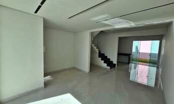 Imagem 2: Casa tr?plex de 3 quartos e 3 vagas de garagem no Bairro Santa Am?lia