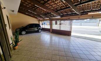 Imagem: Sobrado para venda possui 350 m², com 5