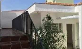 Imagem 4: Sobrado para aluguel possui 200 metros quadrados com 2 quartos