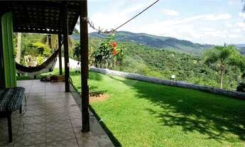 Imagem 5: Casa terrea na Serra Da Cantareira com um visual cinematográfico para as montanhas, piscin