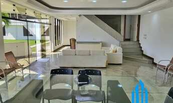 Imagem 2: Casa com 4 suítes a venda, no canal de Guarapari, numa área de 1.000m² com deck para emba