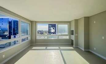 Imagem 2: Apartamento 2 dormitórios, sendo 1 suíte, 82m² e uma vaga de garagem, situados no centro e