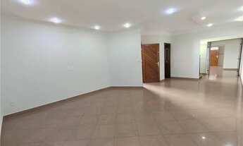 Imagem 3: Casa à venda com 3 quartos (1 suíte), Sala ampla, sala de jantar, churrasqueira, 2 vagas d