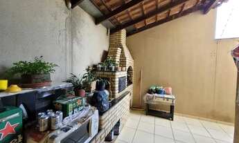 Imagem 3: Casa para aluguel possui 220 m2 com 04 quartos no Bairro Granada - Uberlândia - MG