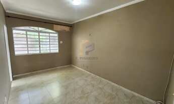 Imagem 4: Casa Jardim de Versalles / 03 quartos + 01 nos fundos / Rua fechada c/ guarita